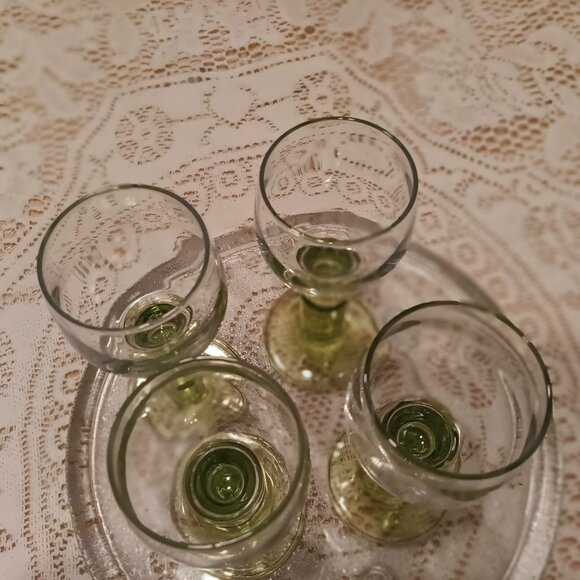 Vintage Bormioli Rocco Limoncino 2 ounce Green Cordiol Glasses Set of Four - Picture 4 of 4